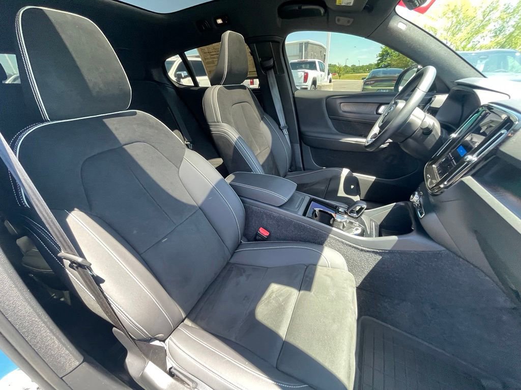 Used 2023 Volvo C40 P8 Recharge Ultimate w/ Protection Package Premier AWD/4WD image 26