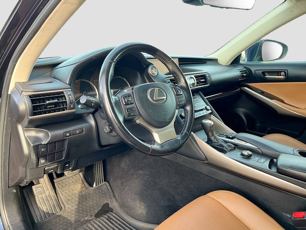 Used 2018 Lexus IS 300 AWD w/ Comfort Package image 9