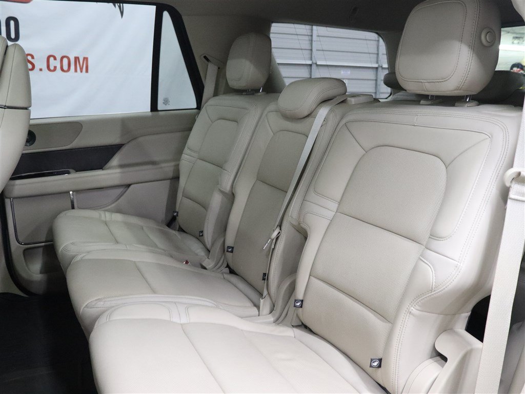 Used 2020 Lincoln Navigator Reserve w/ Equipment Group 201A Reserve AWD/4WD image 16