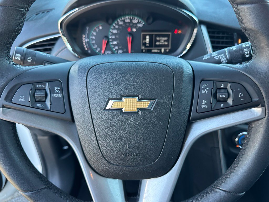 Used 2022 Chevrolet Trax LT w/ LT Convenience Package AWD/4WD image 22