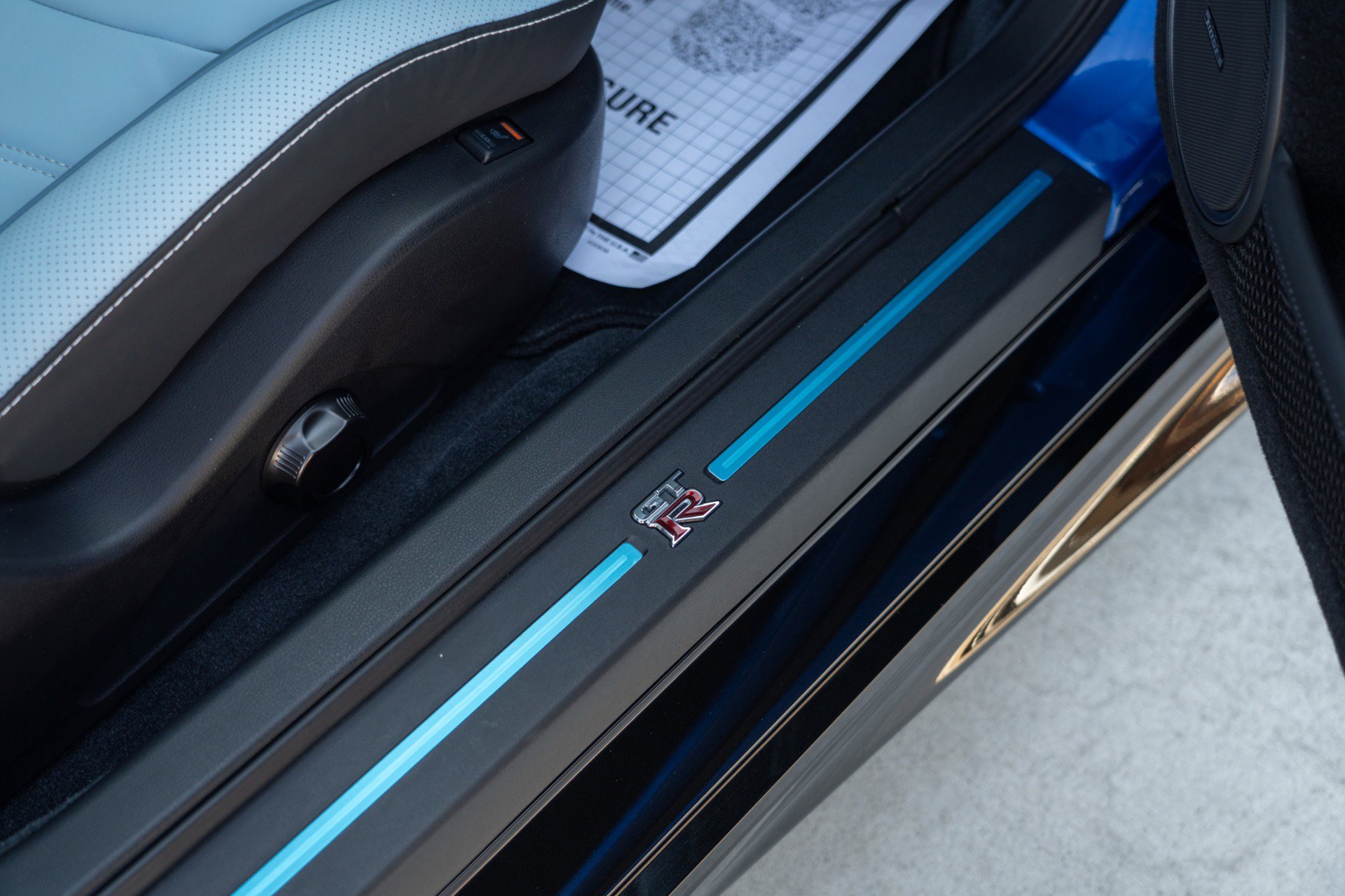 Used 2024 Nissan GT-R w/ Floor Mat Package image 37
