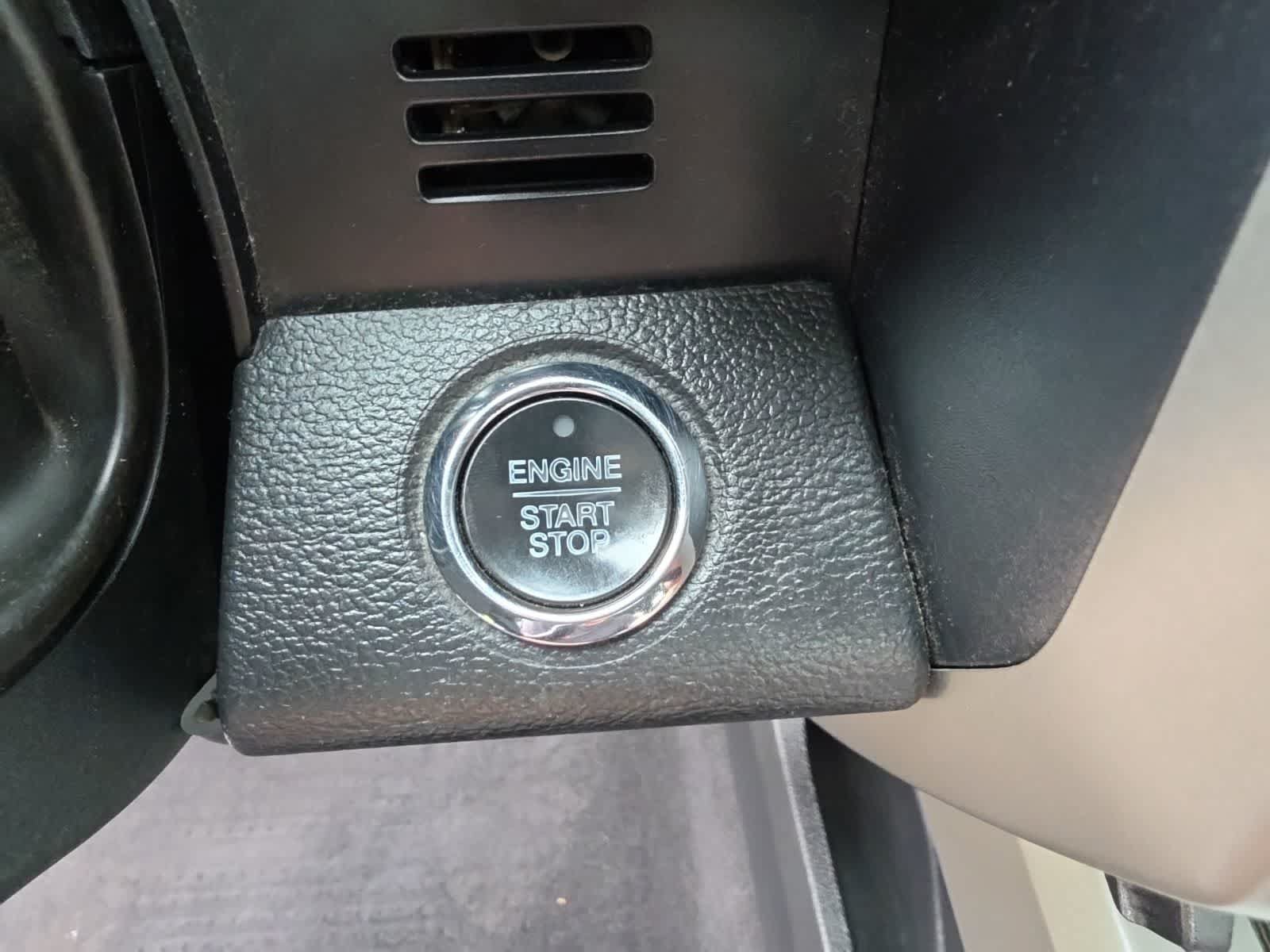Used 2020 Ford F350 Lariat w/ Tremor Off-Road Package AWD/4WD image 33