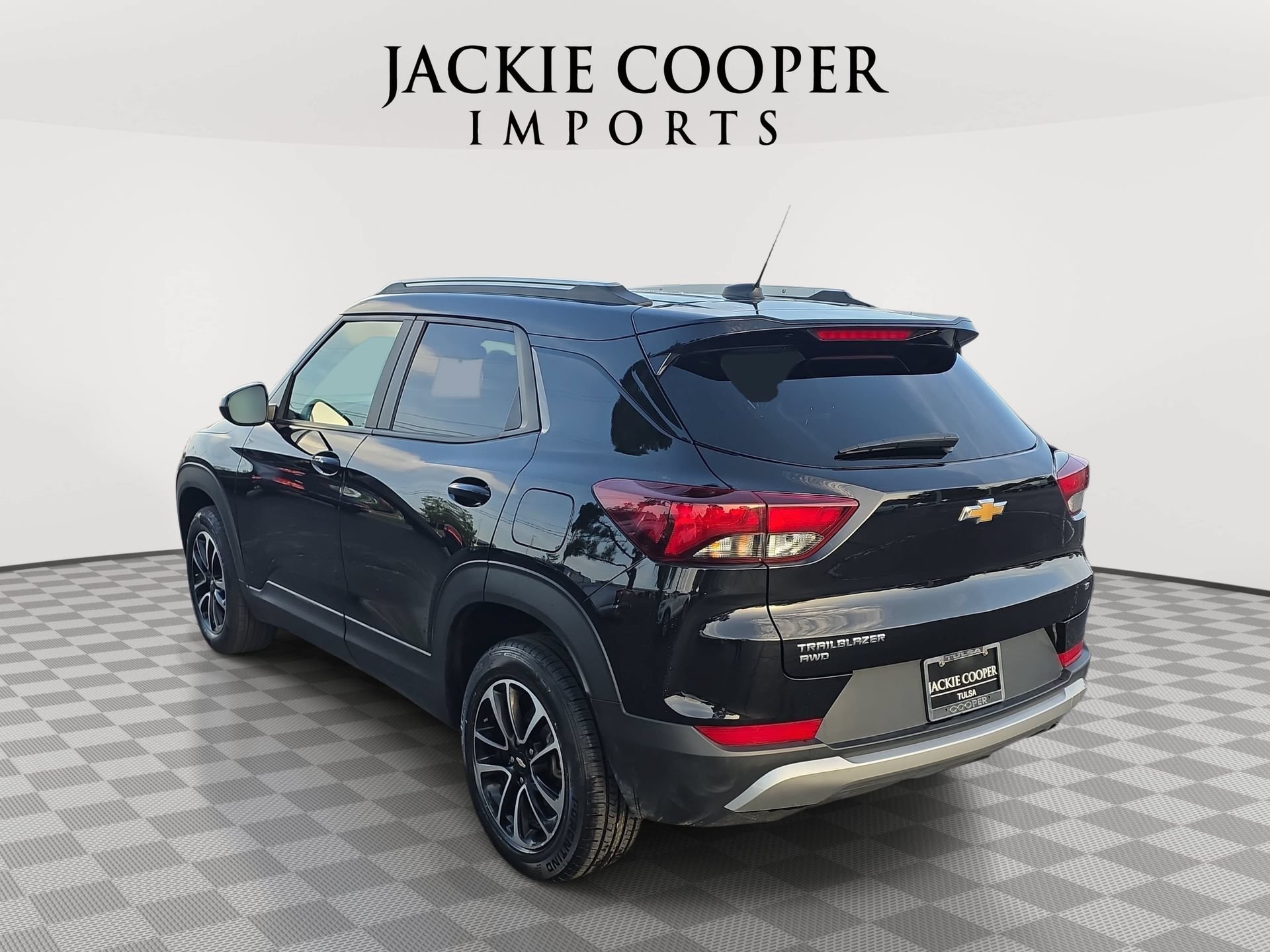 Used 2025 Chevrolet TrailBlazer LT AWD/4WD image 7