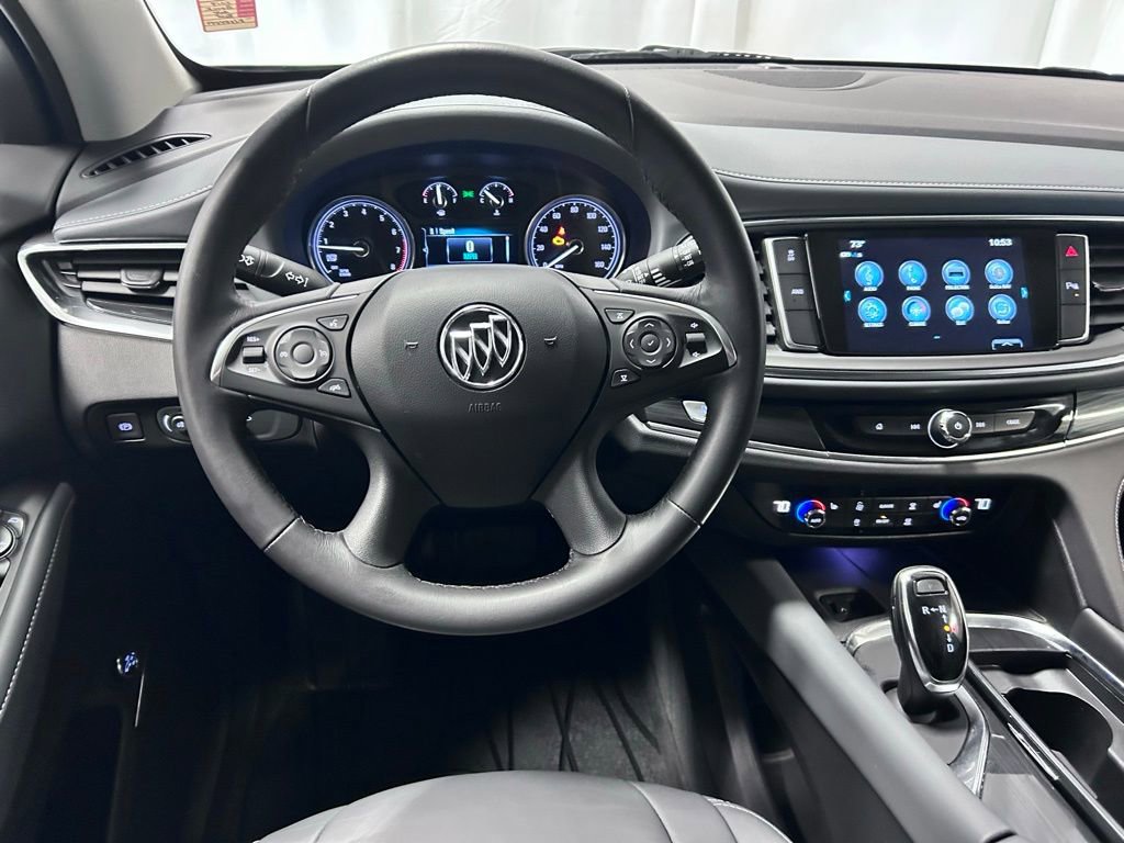 Used 2019 Buick Enclave Essence image 3