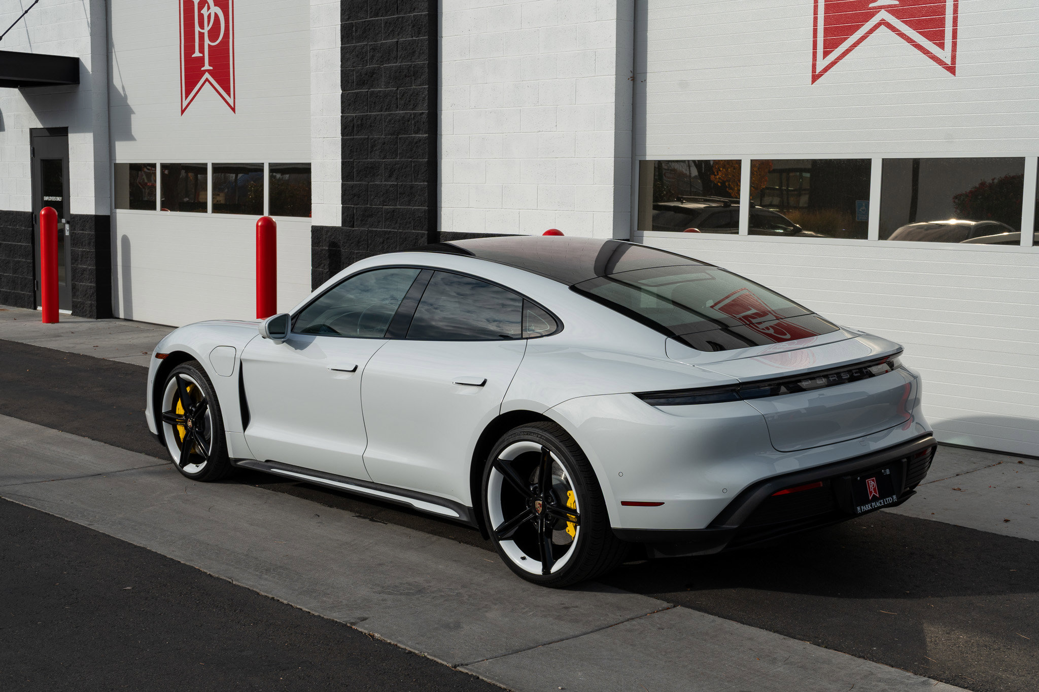 Used 2020 Porsche Taycan 4S image 55