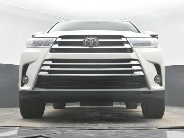 Used 2017 Toyota Highlander Limited AWD/4WD image 29