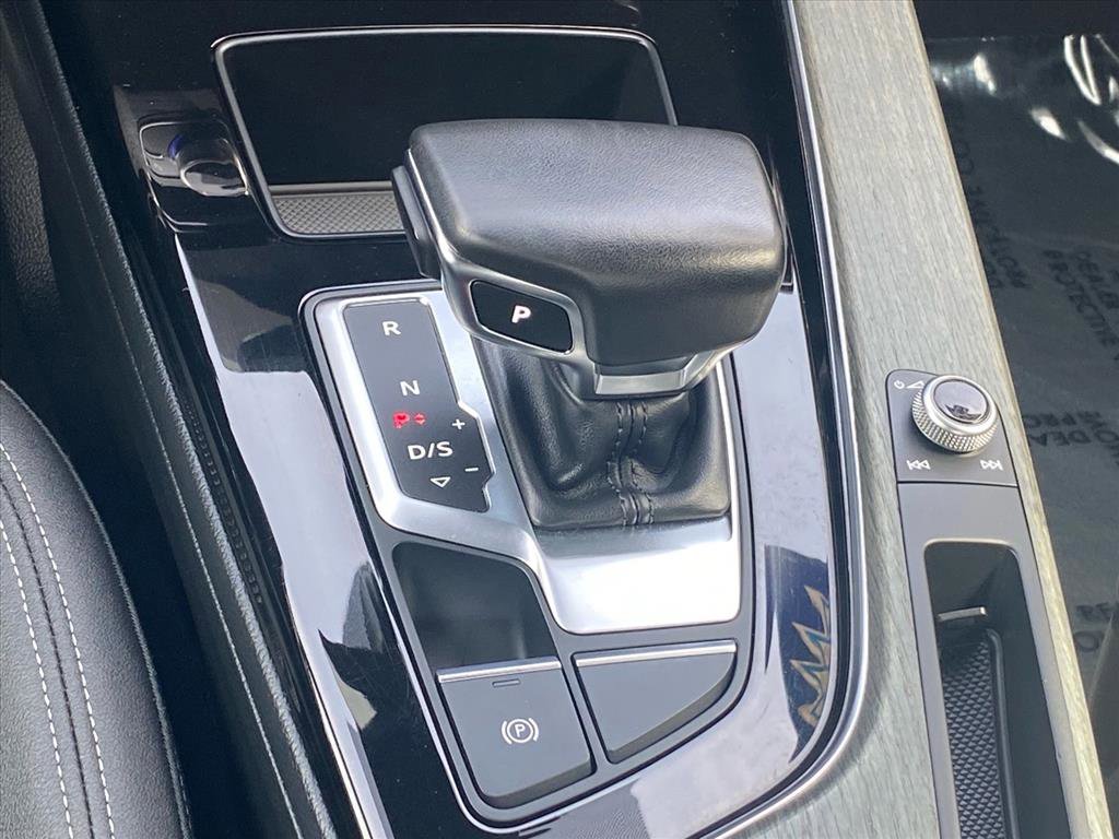 Used 2023 Audi A4 2.0T Premium w/ Convenience Package image 10