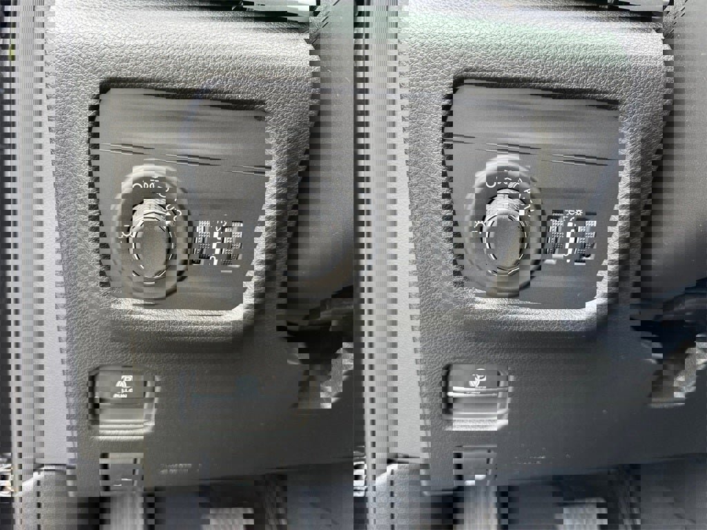 New 2025 Jeep Grand Cherokee L Laredo w/ Luxury Tech Group I image 21