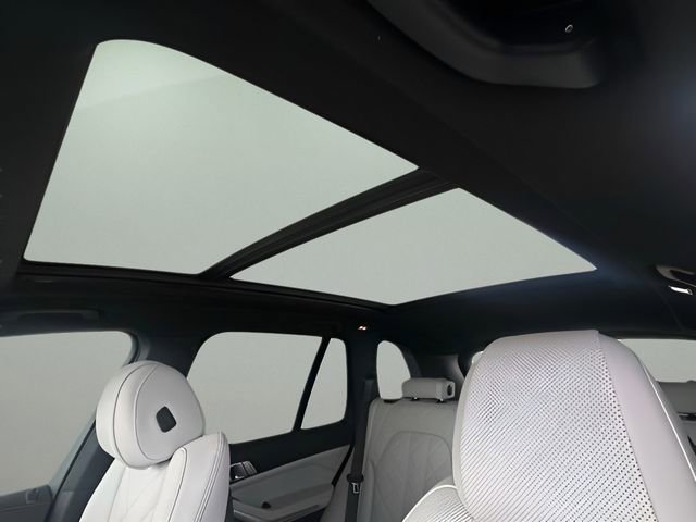 New 2026 BMW X5 xDrive40i w/ Premium Package AWD/4WD image 16