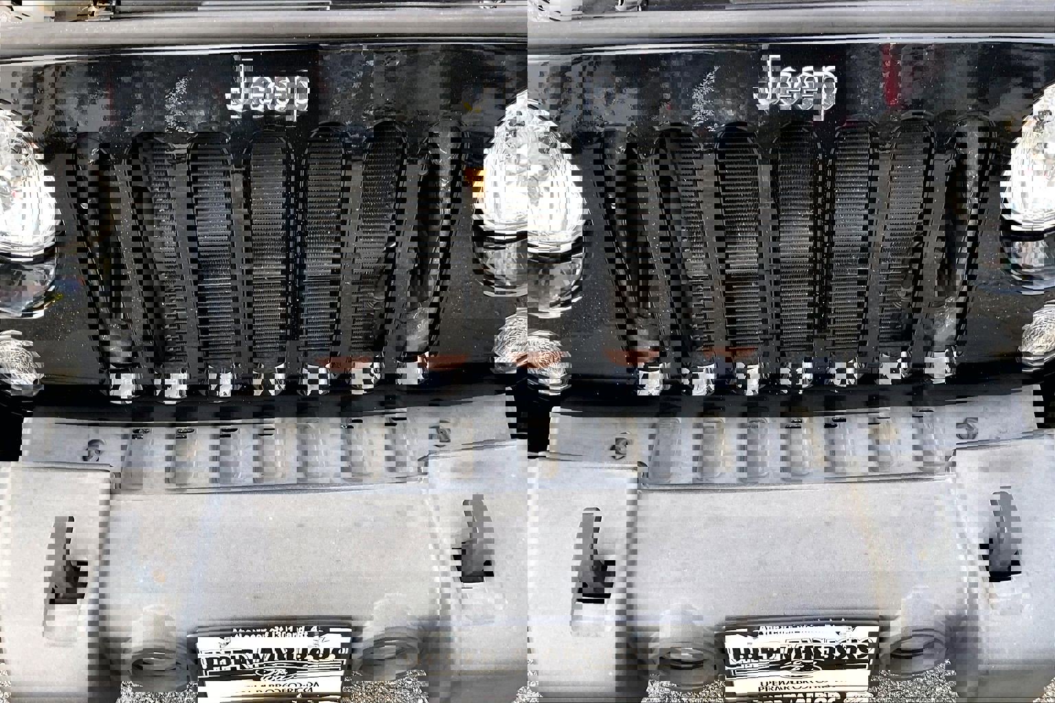 Used 2018 Jeep Wrangler Unlimited Sport w/ Connectivity Group image 34