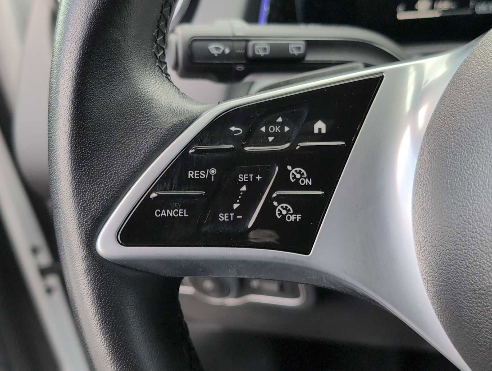 Used 2024 Mercedes-Benz GLB 250 4MATIC image 23