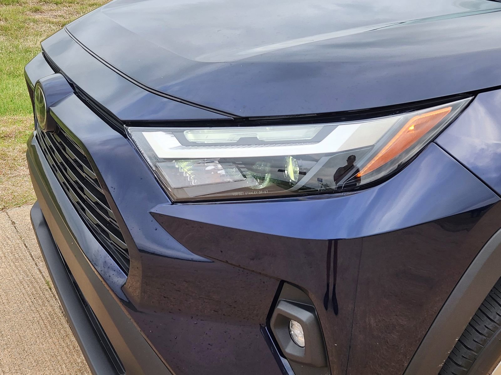 Used 2025 Toyota RAV4 XLE Premium FWD image 10