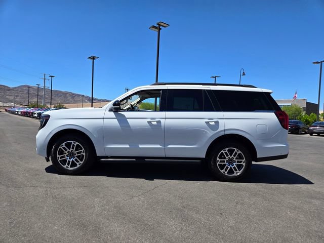 Used 2025 Ford Expedition Active AWD/4WD image 3