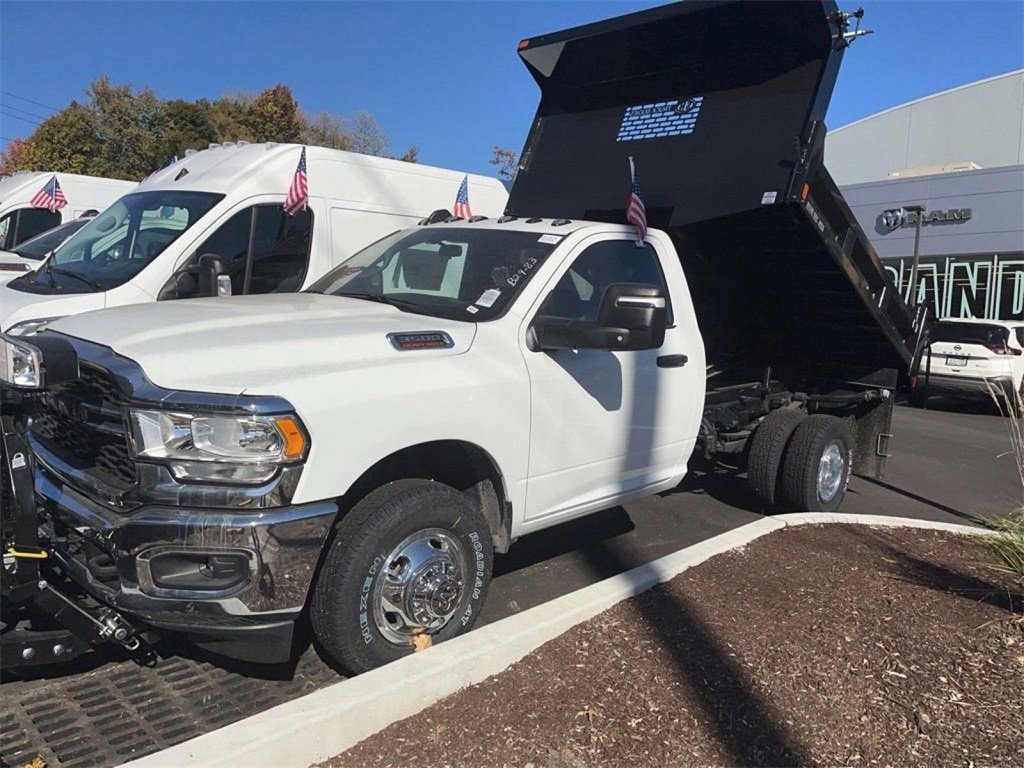 New 2024 RAM 3500 Tradesman image 30