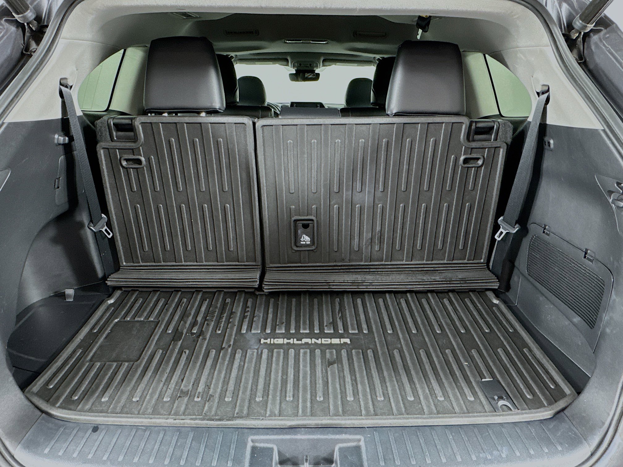 Used 2022 Toyota Highlander XLE image 26