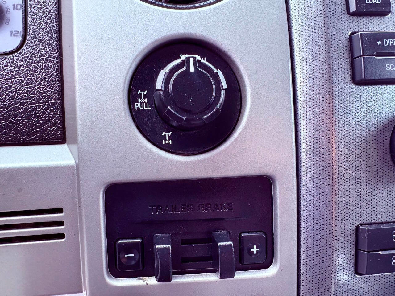 Used 2010 Ford F150 Raptor image 17