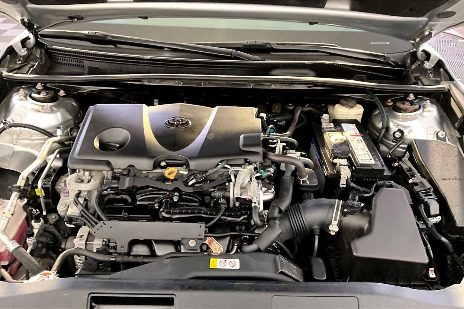 Used 2018 Toyota Camry FWD image 30