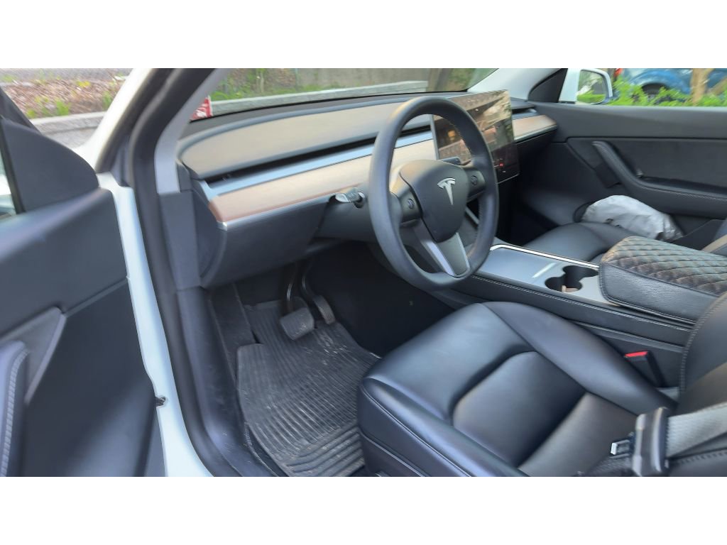 Used 2022 Tesla Model Y Long Range AWD/4WD image 5