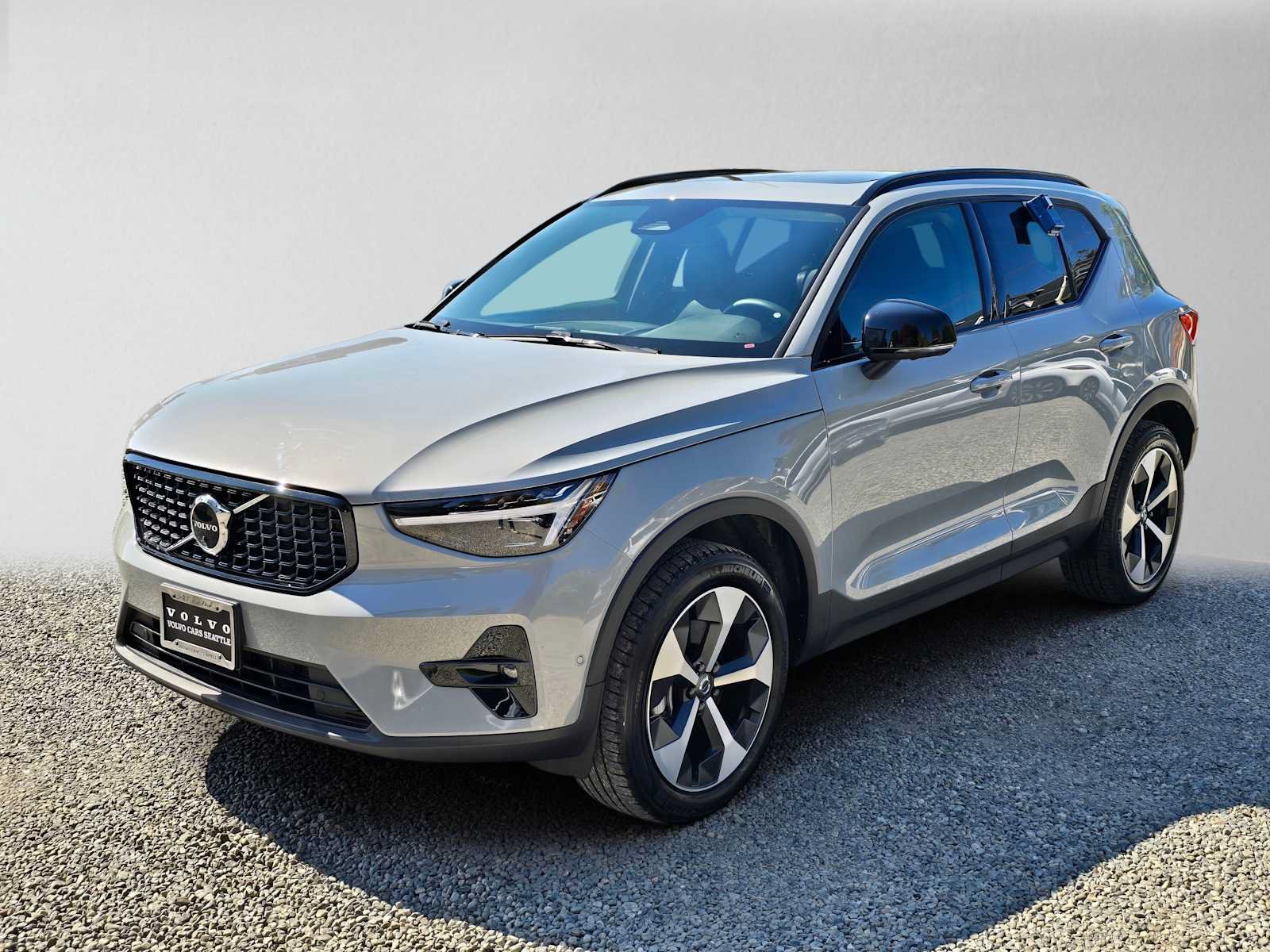Used 2026 Volvo XC40 B5 Plus w/ Protection Package Premier AWD/4WD image 7