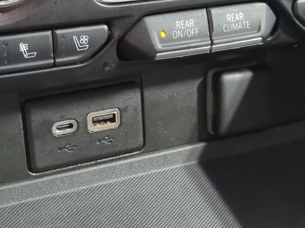 Used 2021 Chevrolet Suburban High Country w/ Premium Package image 47