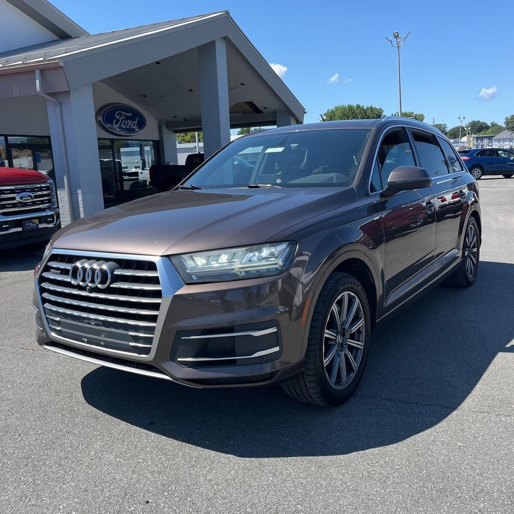 Used 2017 Audi Q7 3.0T Prestige AWD/4WD image 2