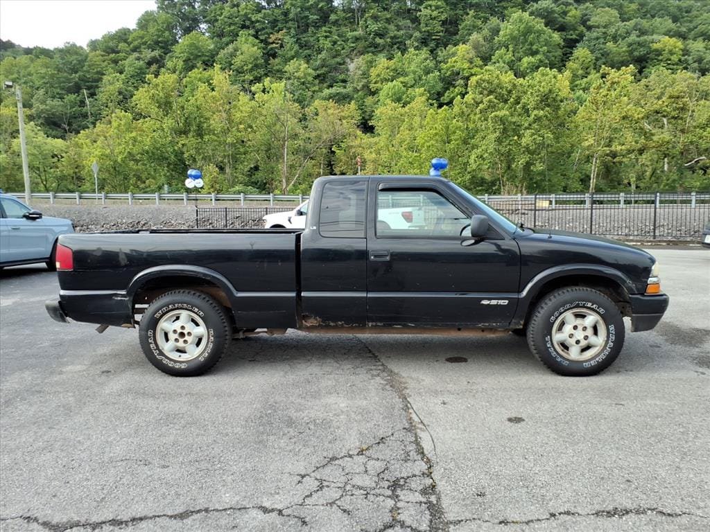 Used 2002 Chevrolet S10 Pickup LS w/ LS Preferred Equipment Group AWD/4WD image 14
