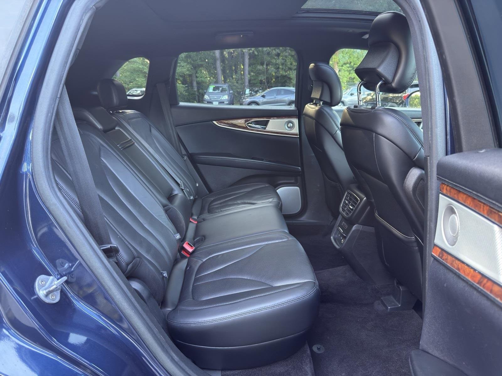 Used 2017 Lincoln MKX Reserve w/ Luxury Package image 26