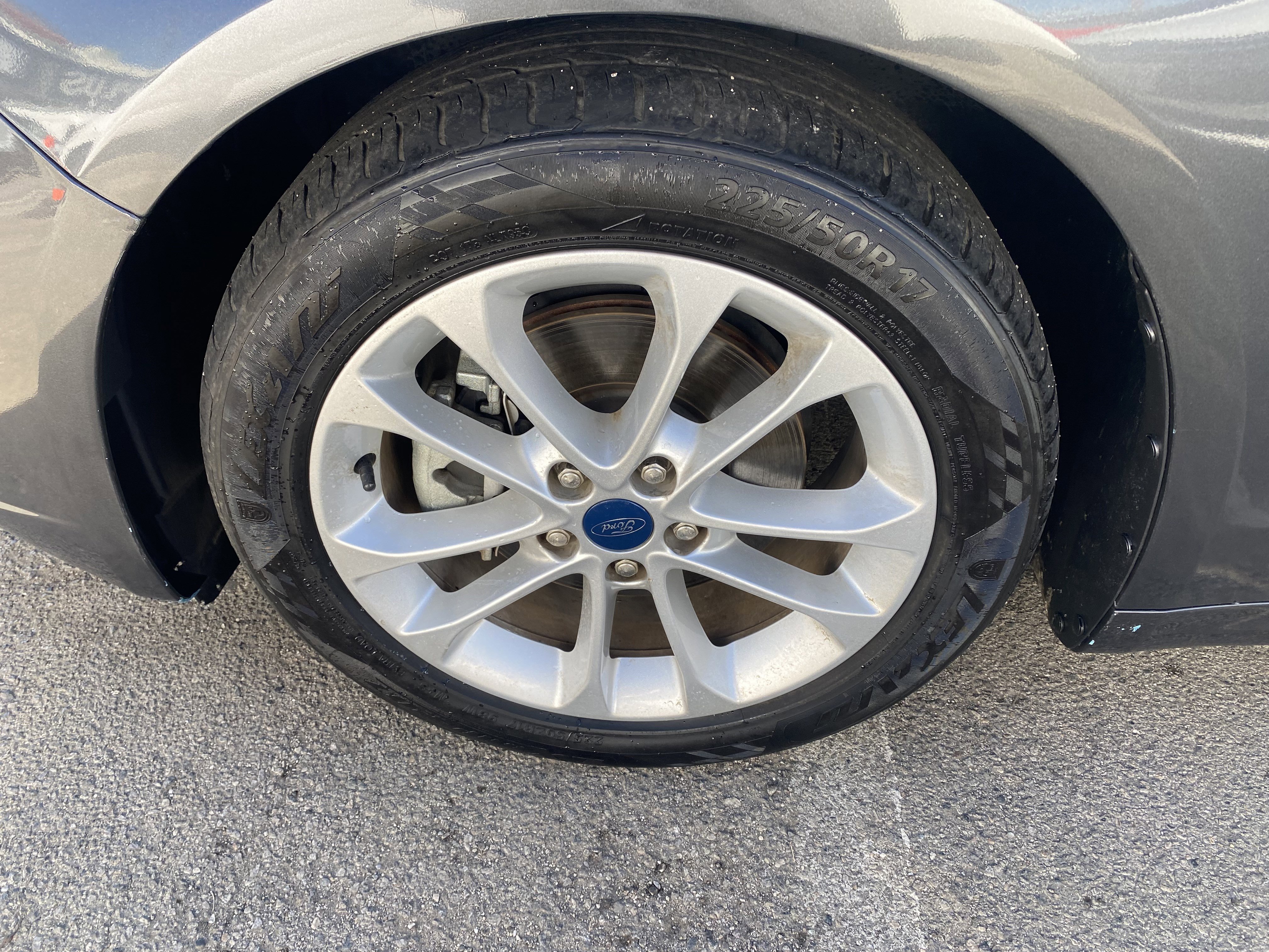 Used 2019 Ford Fusion SE image 12