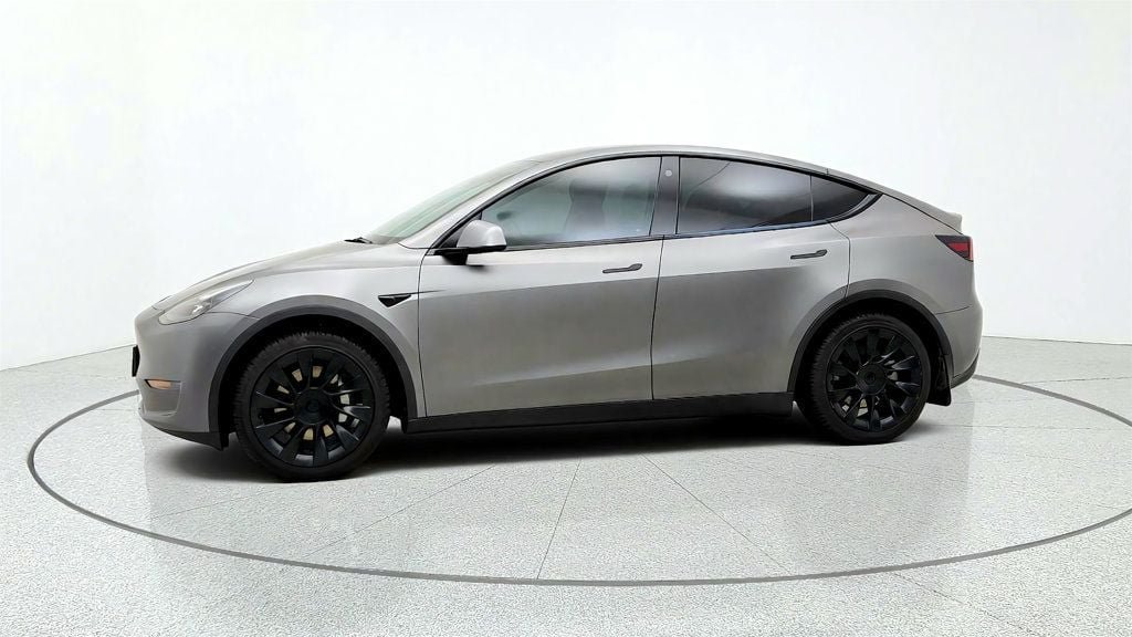 Used 2022 Tesla Model Y Long Range AWD/4WD image 8
