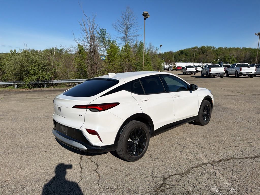 Used 2024 Buick Envista Sport Touring w/ Convenience I Package FWD image 3