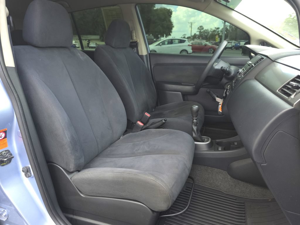 Used 2009 Nissan Versa 1.8 S FWD image 15