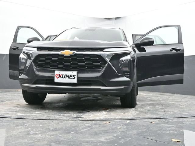 Used 2025 Chevrolet Trax LT image 68