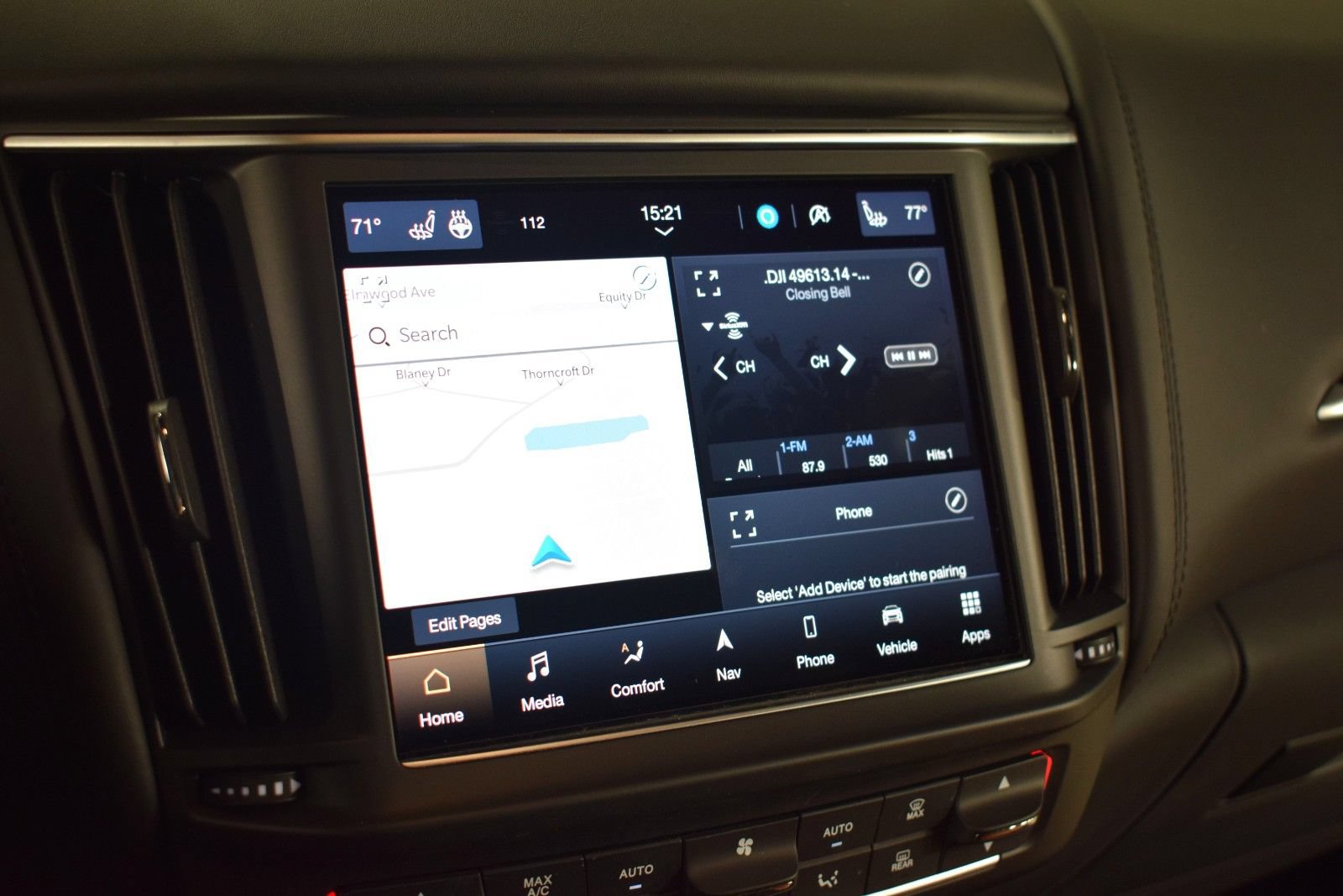 Certified 2023 Maserati Levante GT AWD/4WD image 32