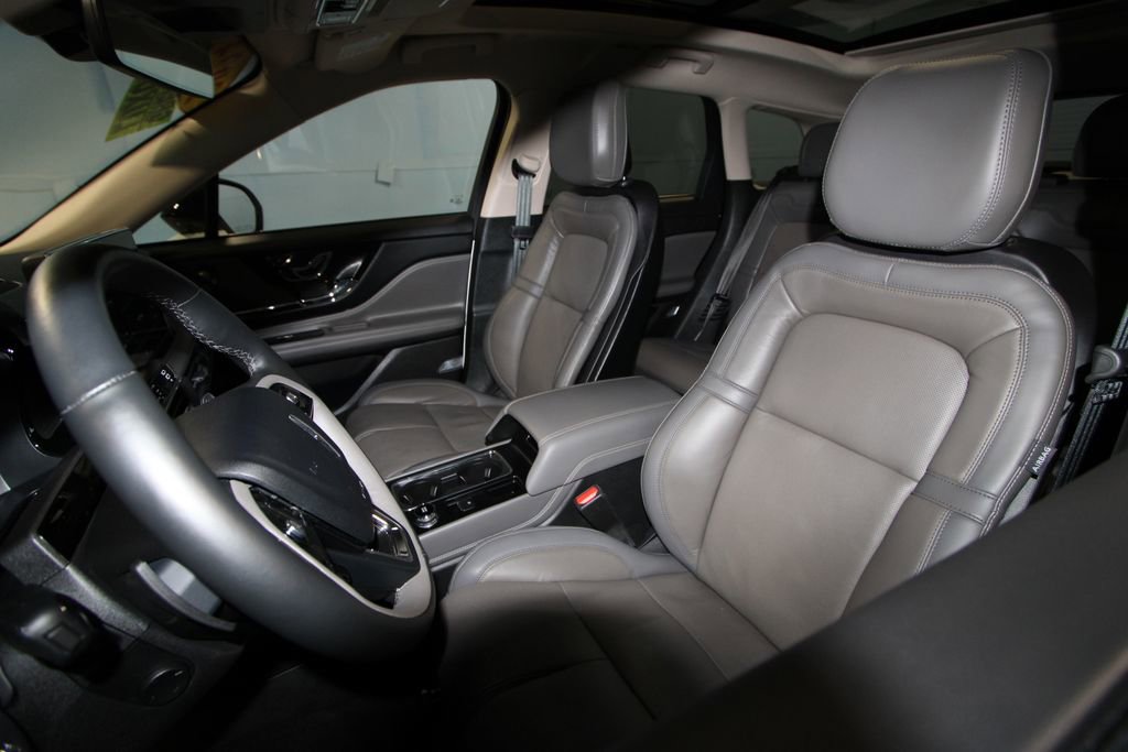 Used 2024 Lincoln Corsair Grand Touring w/ Equipment Group 302A image 4