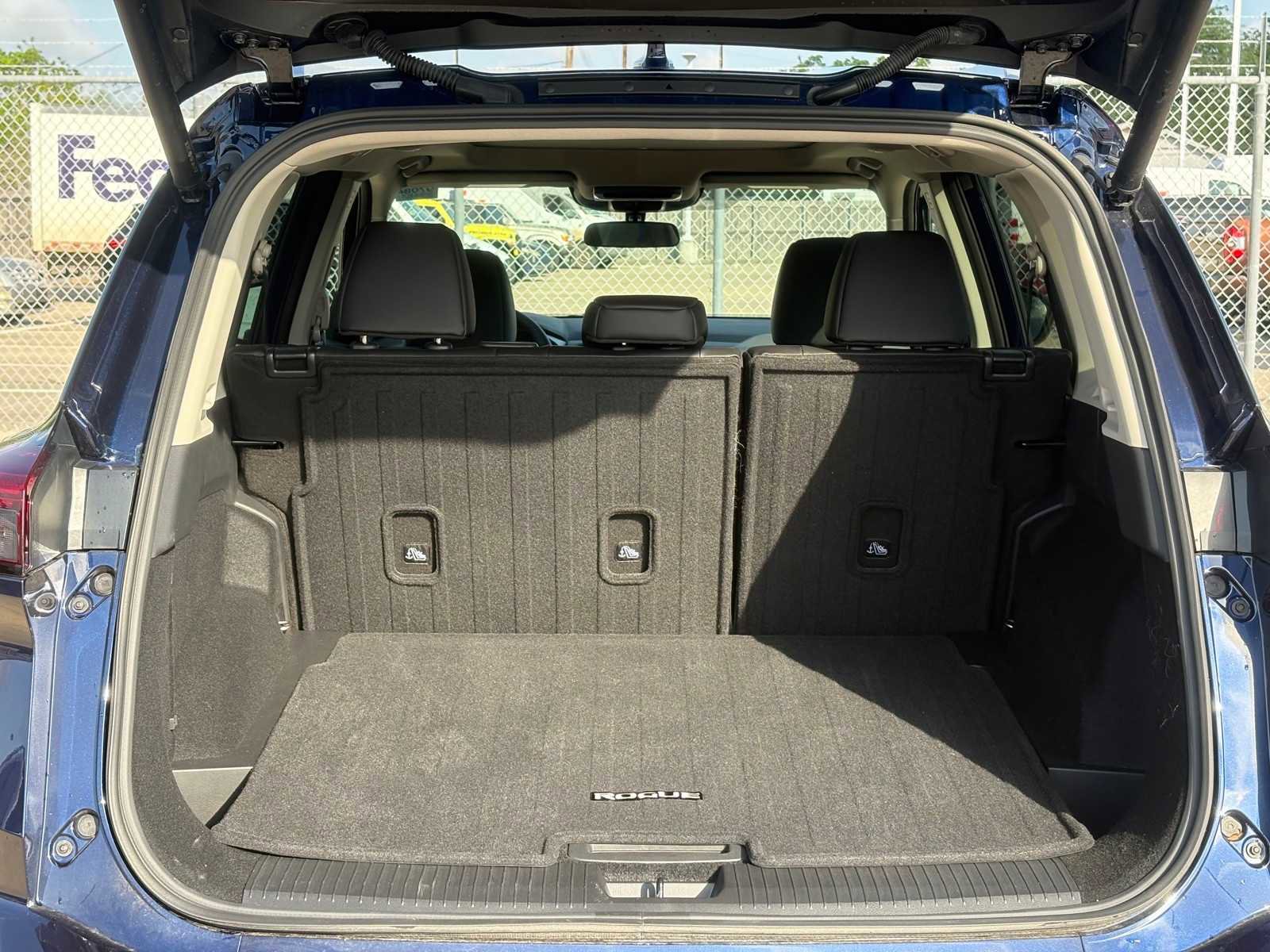 Used 2026 Nissan Rogue SV w/ SV Premium Package image 10