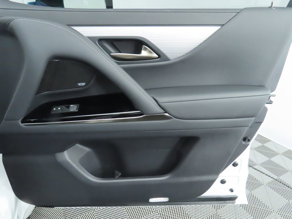 Certified 2024 Lexus LX 600 F Sport image 25