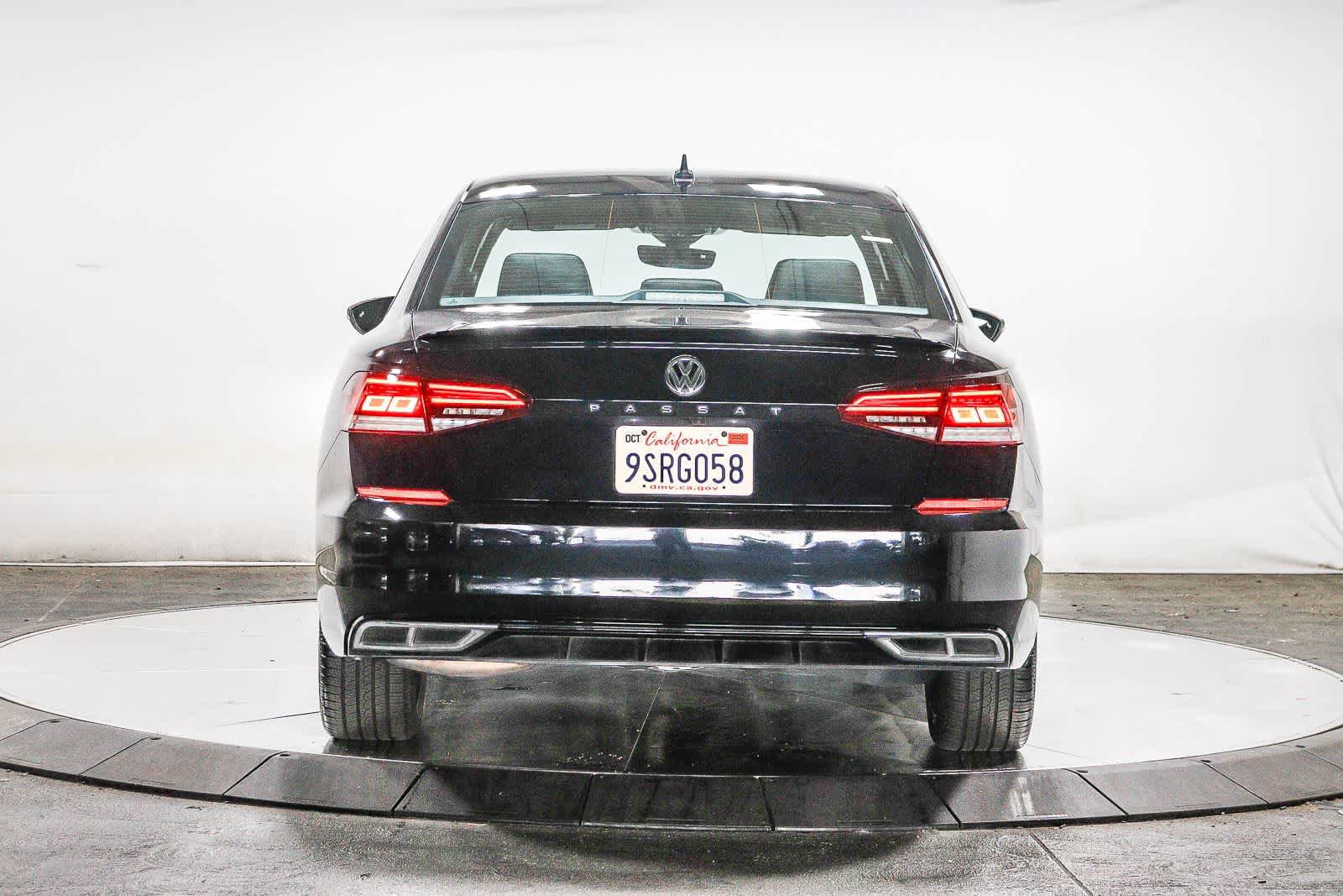 Used 2022 Volkswagen Passat 2.0T R-Line FWD image 3