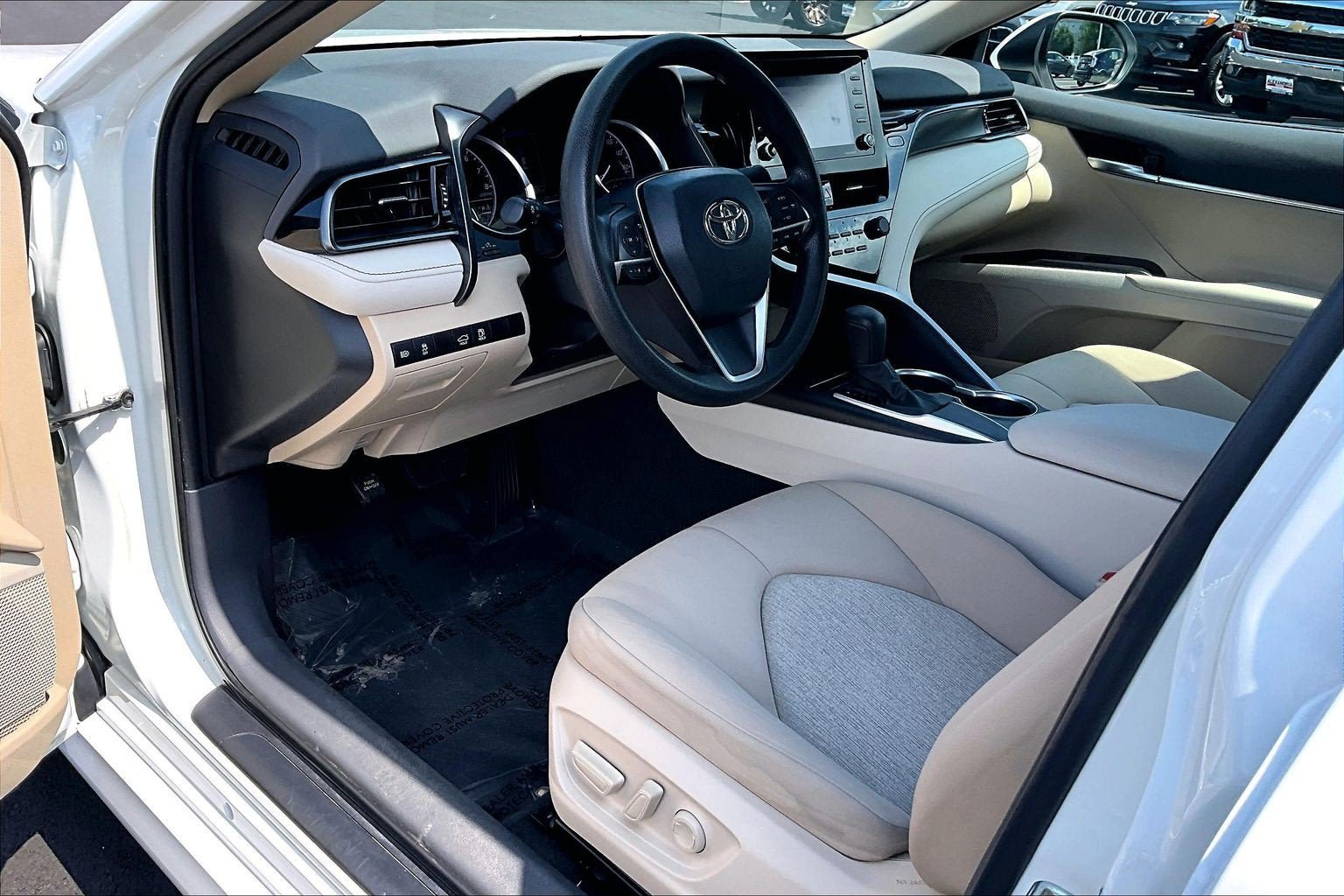 Used 2021 Toyota Camry LE w/ Convenience Package FWD image 13
