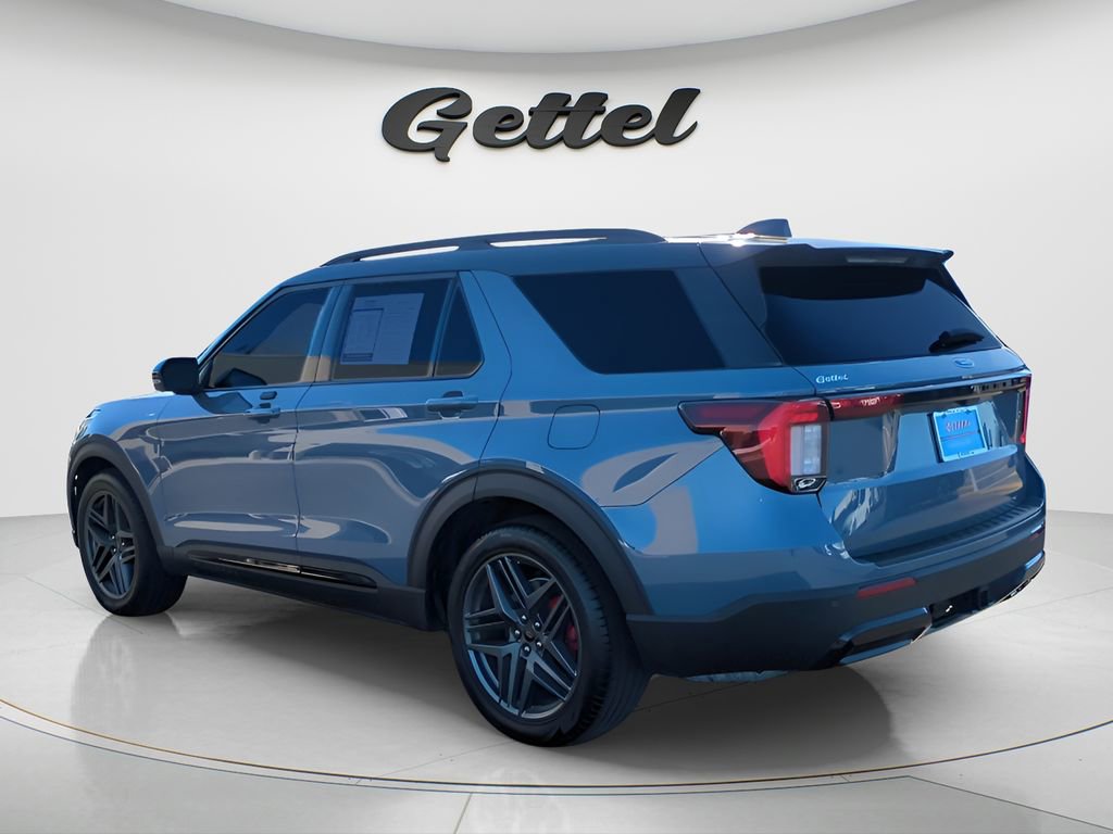 Used 2025 Ford Explorer ST-Line w/ Premium Package image 7