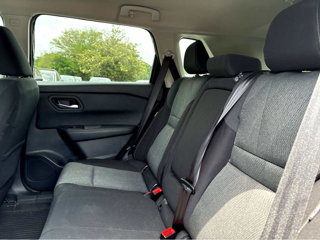 Used 2026 Nissan Rogue SV w/ Cold Weather Package FWD image 17