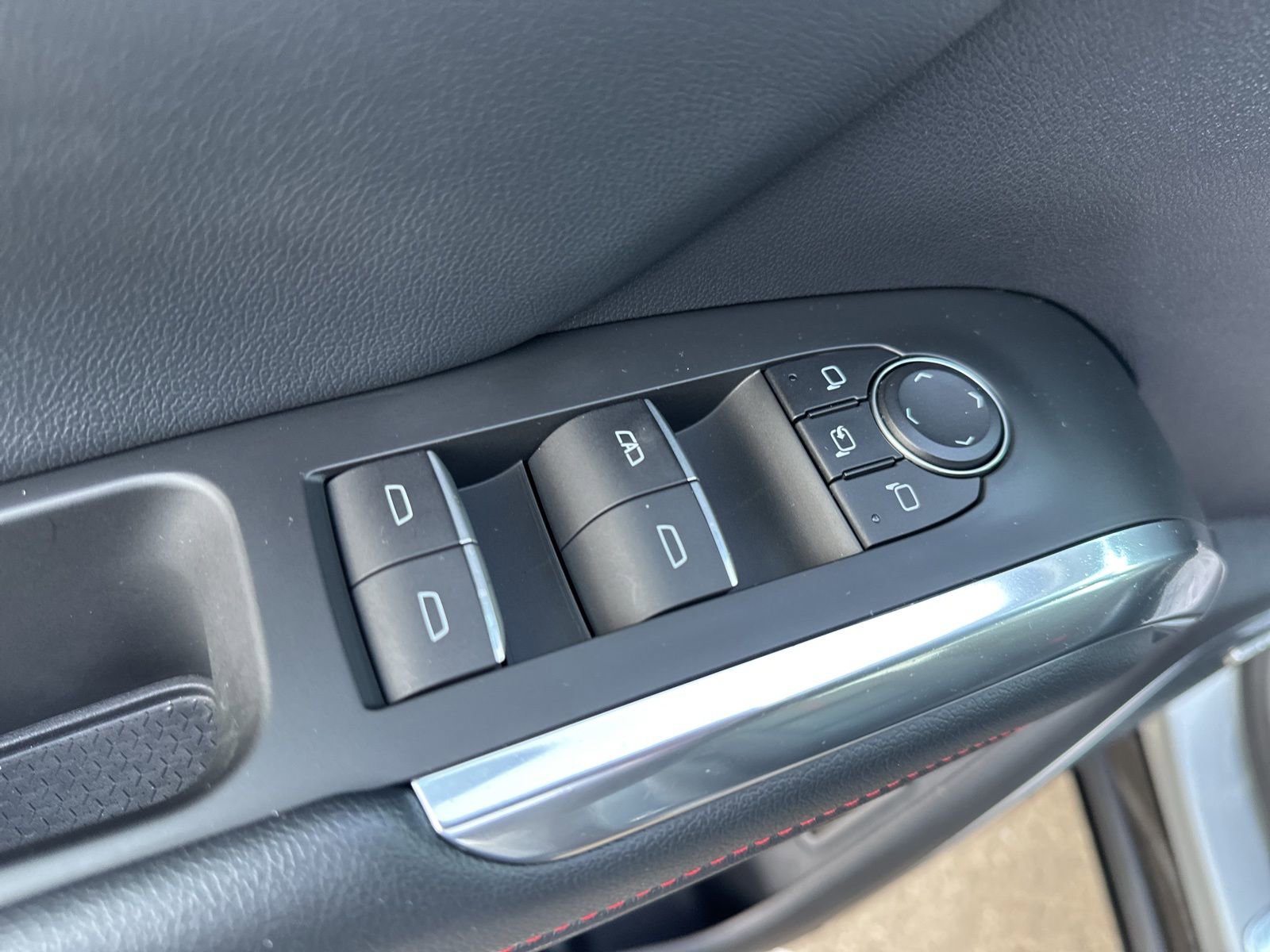 Used 2024 Chevrolet Traverse RS AWD/4WD image 18