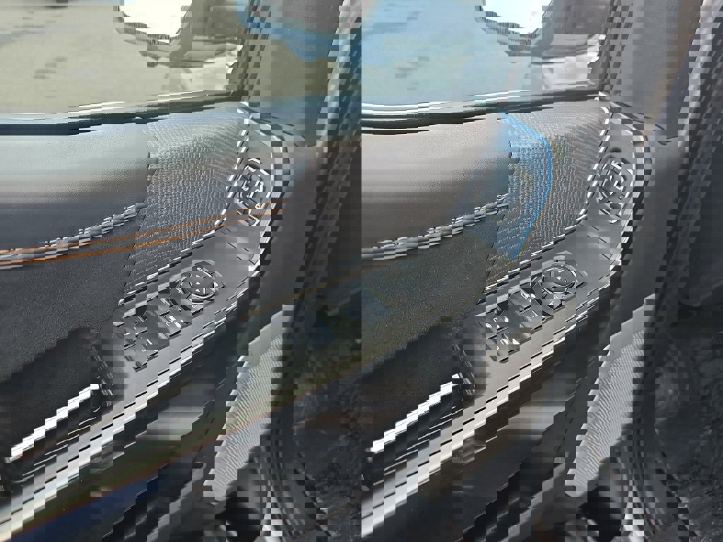 Used 2023 Ford F150 Platinum w/ Equipment Group 701A High image 9