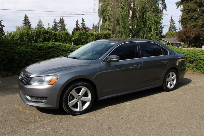 Used 2013 Volkswagen Passat 2.5 SE FWD image 1