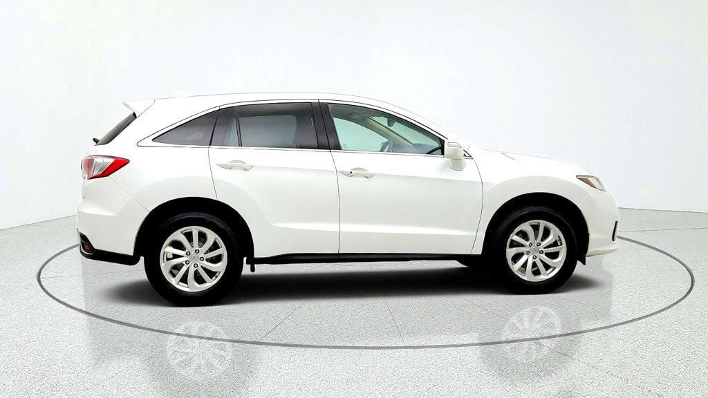Used 2017 Acura RDX w/ Technology Package AWD/4WD image 4