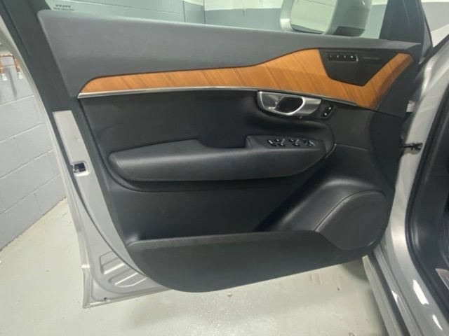 Used 2023 Volvo XC90 T8 Plus w/ Protection Package Premier AWD/4WD image 7