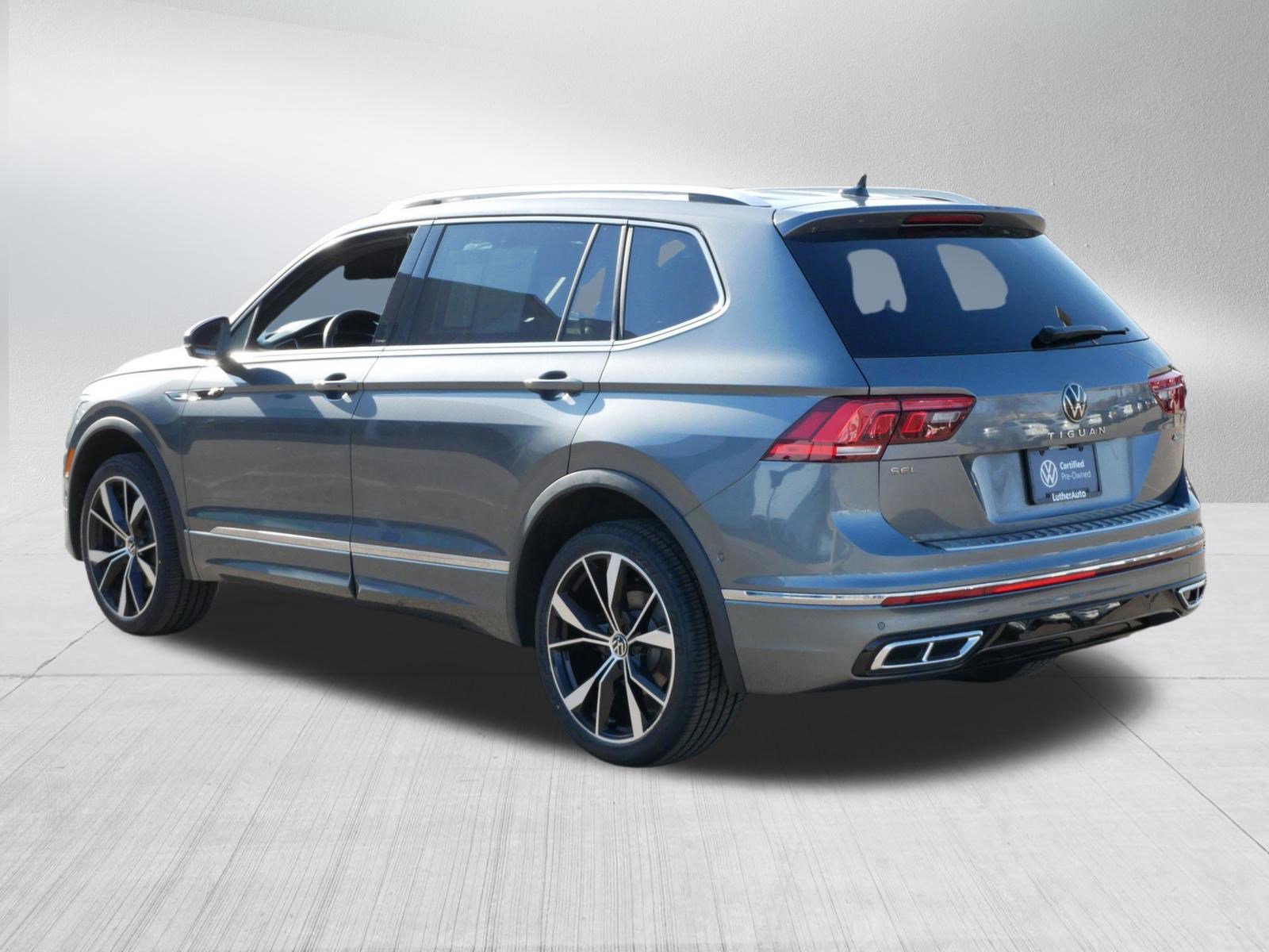 Used 2024 Volkswagen Tiguan SEL R-Line image 5