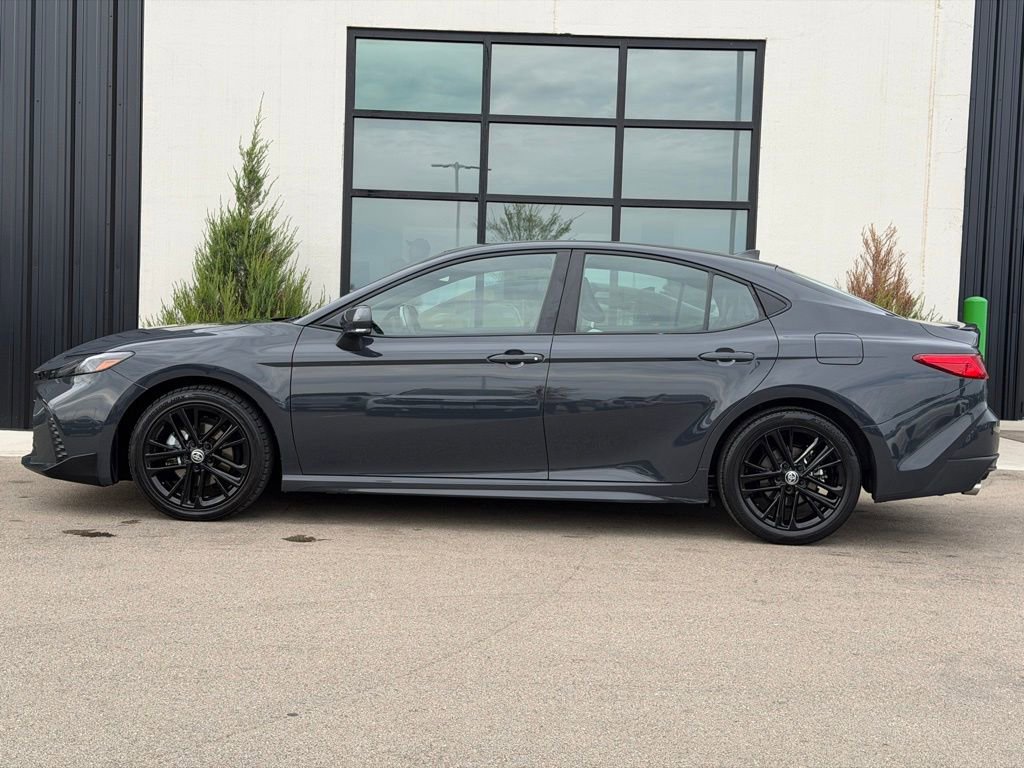 Used 2025 Toyota Camry SE FWD image 2