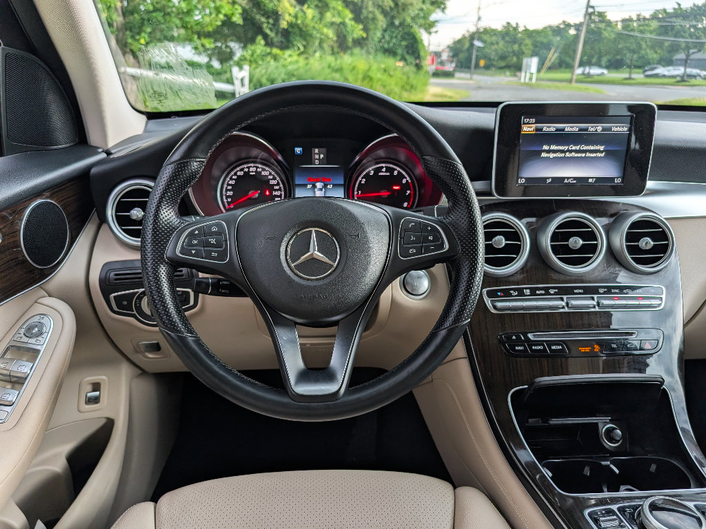 Used 2018 Mercedes-Benz GLC 300 4MATIC image 30