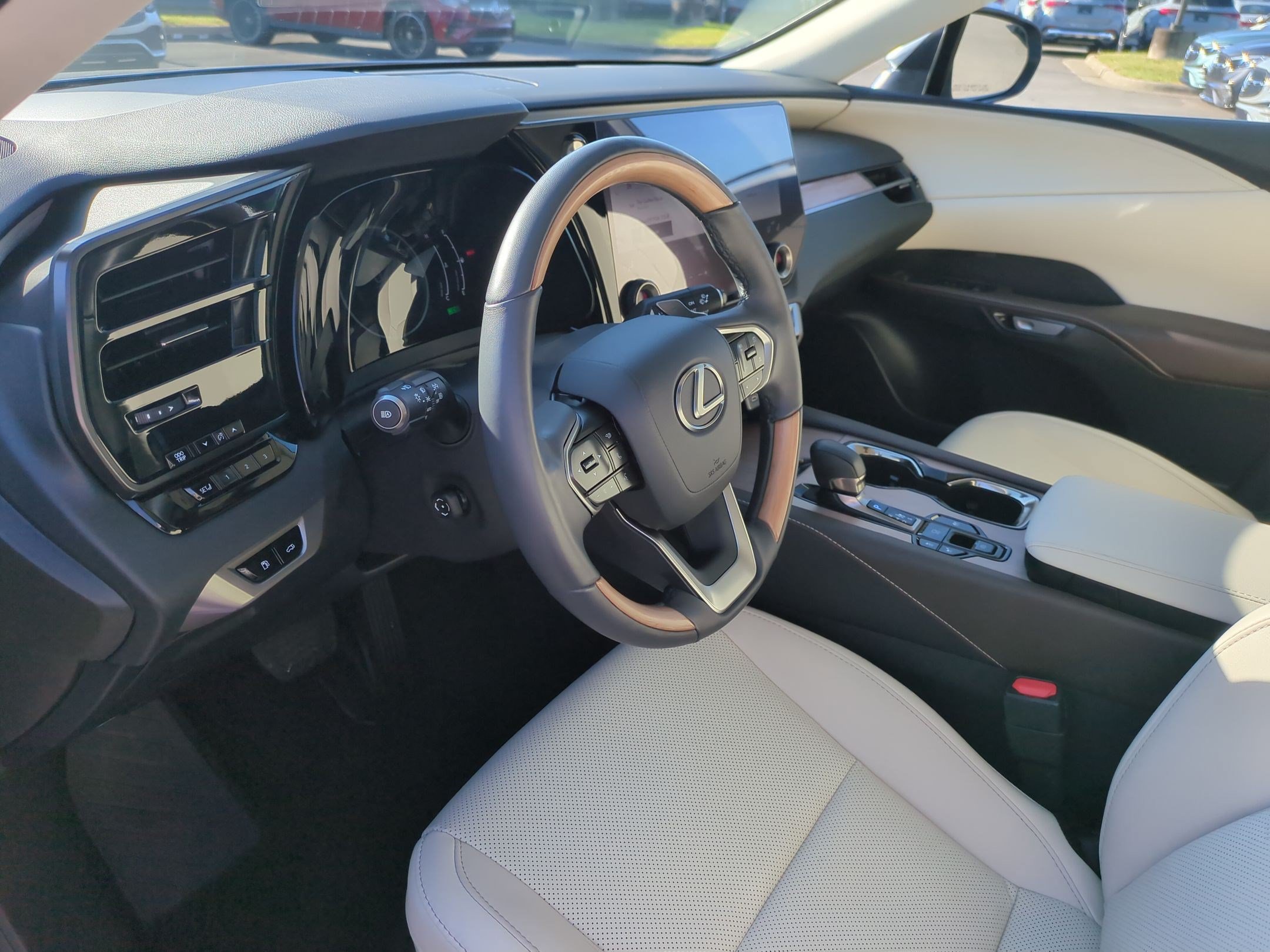 Used 2024 Lexus RX 350h w/ Accessory Package (Z1) AWD/4WD image 15