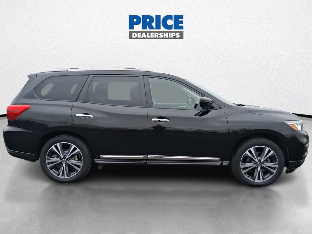 Used 2020 Nissan Pathfinder Platinum image 4